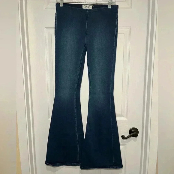 Free People Size 27 Flare Penny Pull On Denim Jean in Rich Blue - Picture 1 of 7